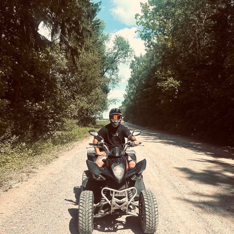 Tomas